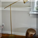 D02. Metal standing task lamp. 